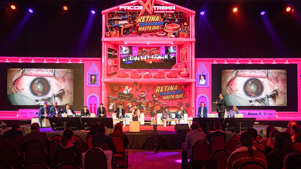 Panel sobre retina en el escenario de FACO Extrema 2026, en el Centro de Convenciones Buenos Aires
