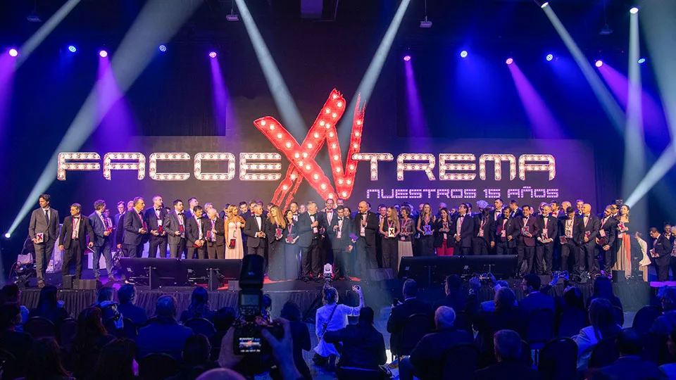 Escenario de FACO Extrema 2026 durante el festejo por los 15 años del congreso
