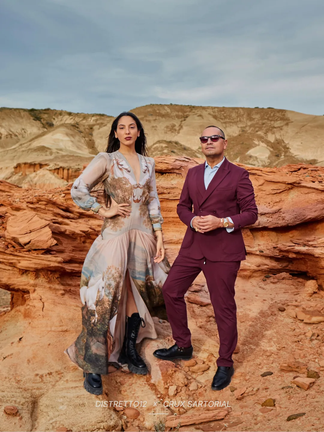Fabián Medina Flores y Alexia Toumikian en Rocas Coloradas, él con un conjunto Active color vino de CRUX